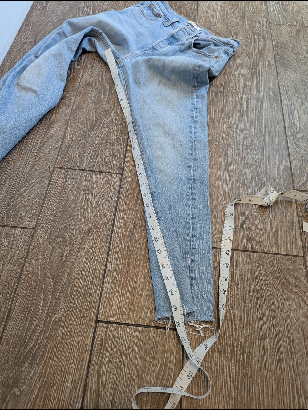 Levi's Ribcage Straight Jeans Size 26 Raw Hem Rigid Light Wash Butter Mom Button - Picture 9 of 10